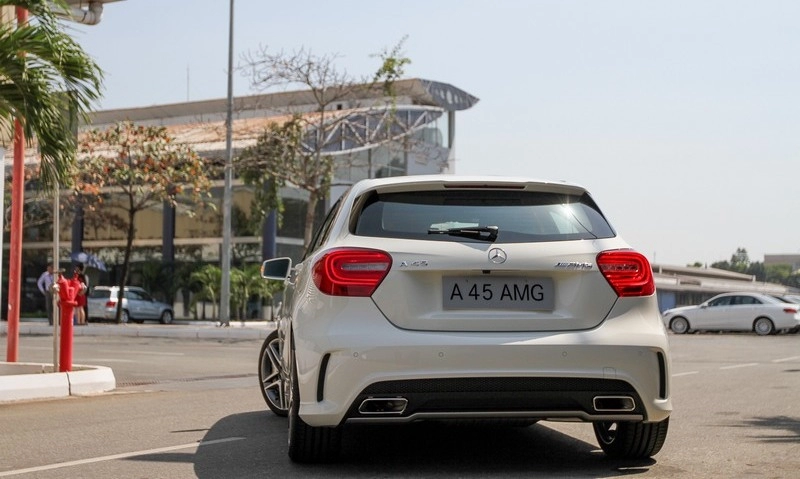 Diện kiến mercedes-benz a45 amg đầu tiên ở sài gòn