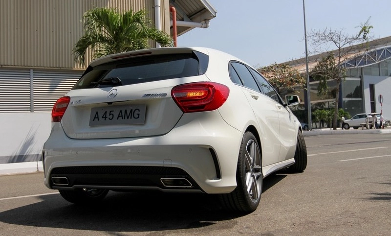 Diện kiến mercedes-benz a45 amg đầu tiên ở sài gòn