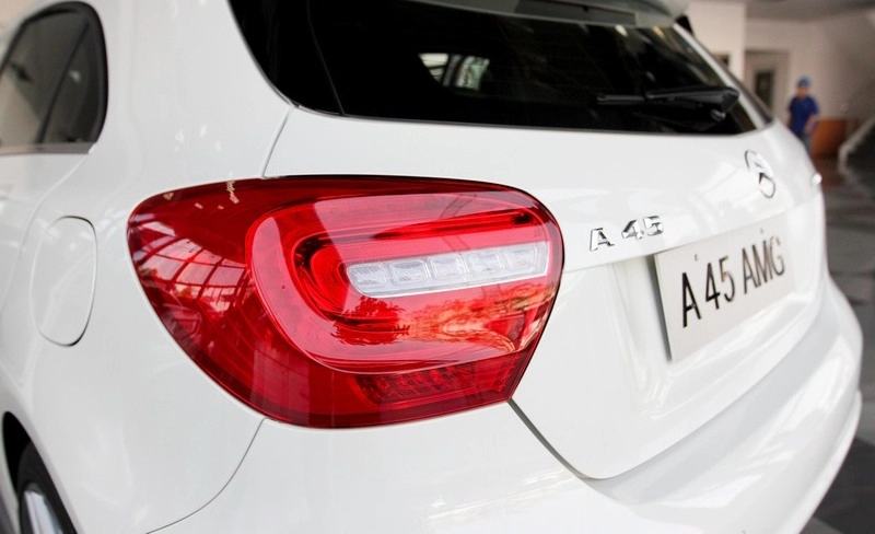 Diện kiến mercedes-benz a45 amg đầu tiên ở sài gòn