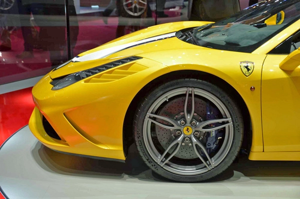 Ferrari 458 speciale a khoe mui trần tuyệt đẹp