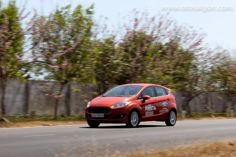 Ford fiesta ecoboost động cơ 3 xi-lanh