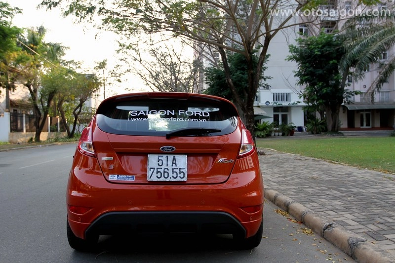 Ford fiesta ecoboost động cơ 3 xi-lanh