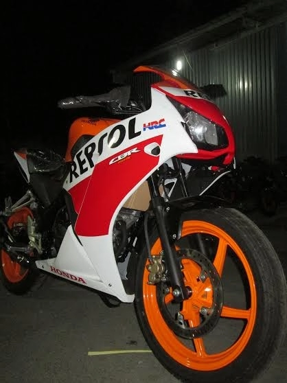 Honda cbr150r 2015 bản repsol đã có mặt tại hà nội