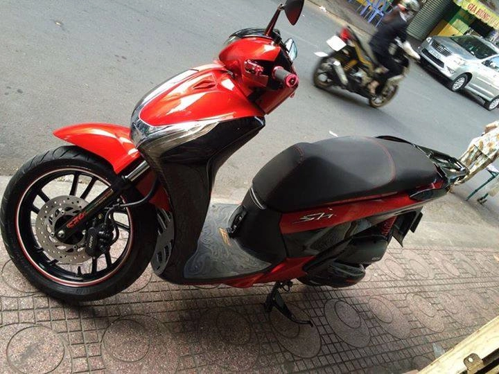 Honda sh với màu đỏ candy cực tươi