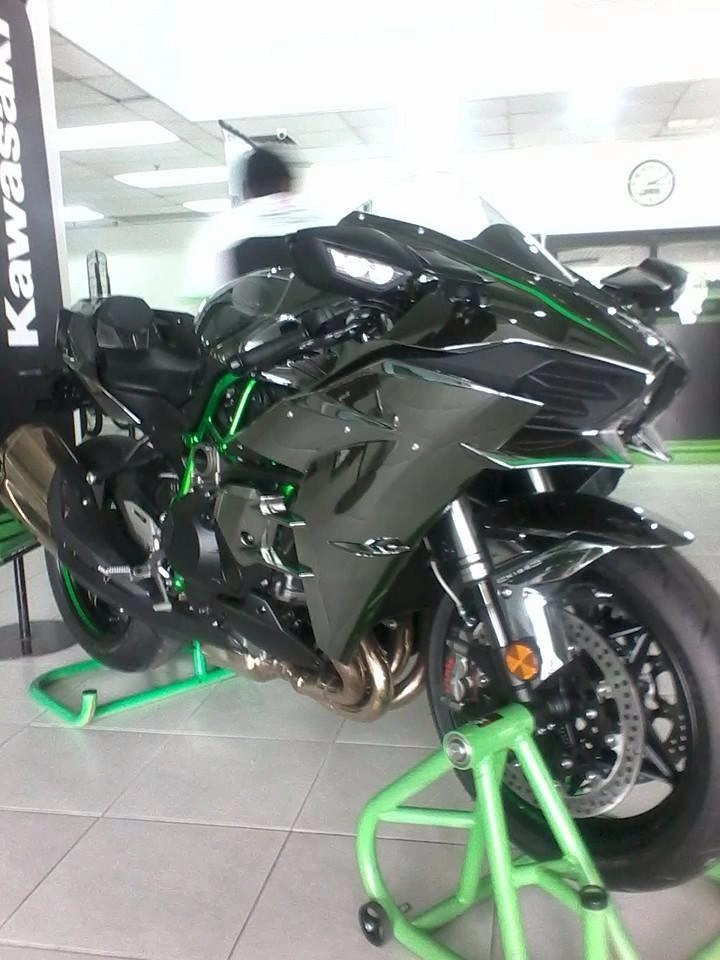 Kawasaki h2 có giá chính hãng 1059 tỉ đồng tại việt nam