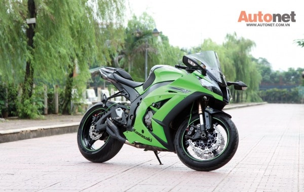 Kawasaki ninja zx-10 một trong những kẻ dẫn đầu về tốc độ