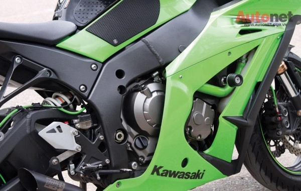 Kawasaki ninja zx-10 một trong những kẻ dẫn đầu về tốc độ