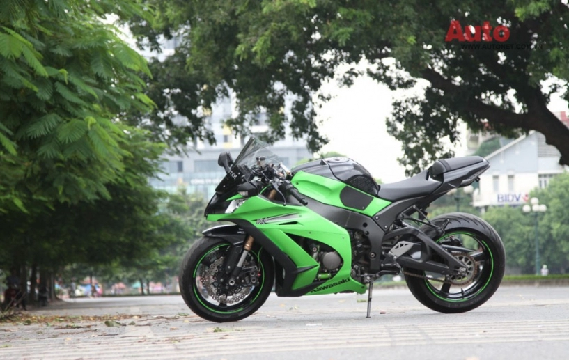 Kawasaki ninja zx-10 một trong những kẻ dẫn đầu về tốc độ