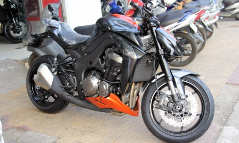 Kawasaki z1000 2015 đầu tiên về sài gòn