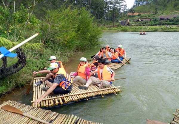 Khám phá làng cù lần xinh đẹp giữa núi rừng langbiang