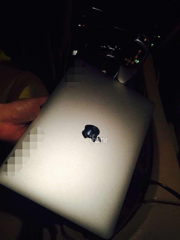 Logo quả táo trên macbook air 12 inch sẽ không phát sáng