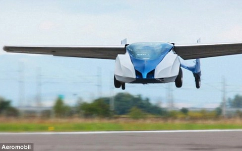 Ngày 2910 ra mắt chiếc ô tô bay đầu tiên trên thế giới