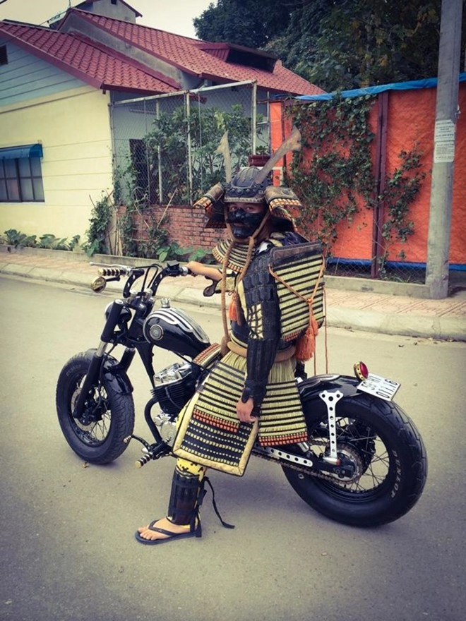 Samurai lái môtô pkl đón tết ở hà nội