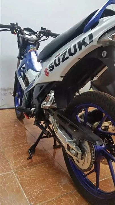 Suzuki raider nhẹ nhàng cùng súng yoshimura