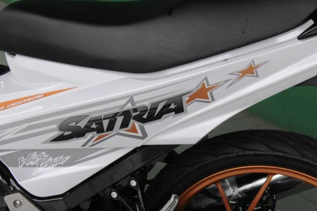 Suzuki satria f ra mắt phiên bản white fighter