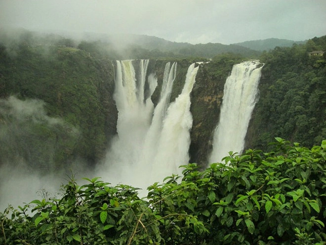 Thác bản giốc vào top 10 thác nước kỳ vĩ nhất thế giới
