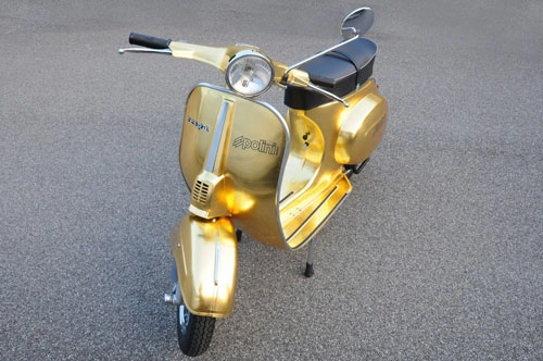 Vespa polini với dàn áo dát vàng 23k