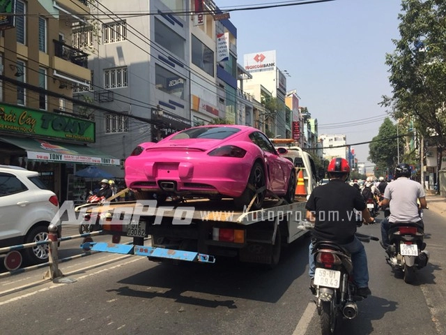 Xuất hiện porsche cayman s màu hồng tại sài gòn