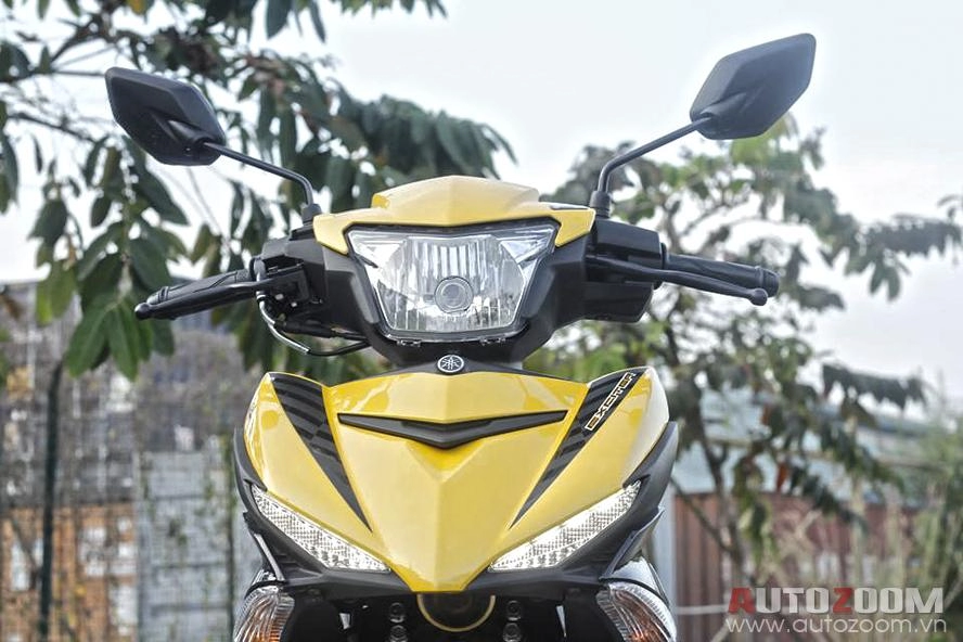 Yamaha exciter 150 khoe dáng cùng nắng nhẹ sài gòn