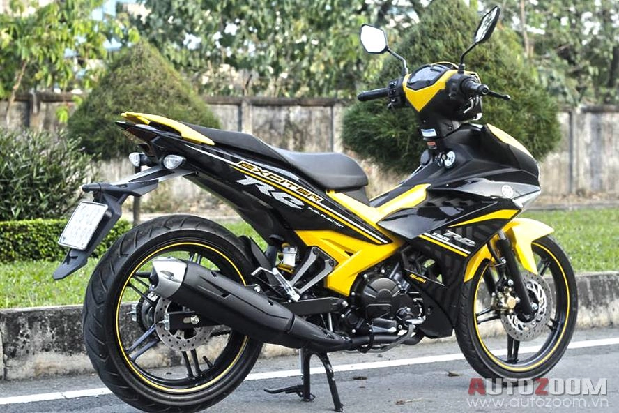 Yamaha exciter 150 khoe dáng cùng nắng nhẹ sài gòn