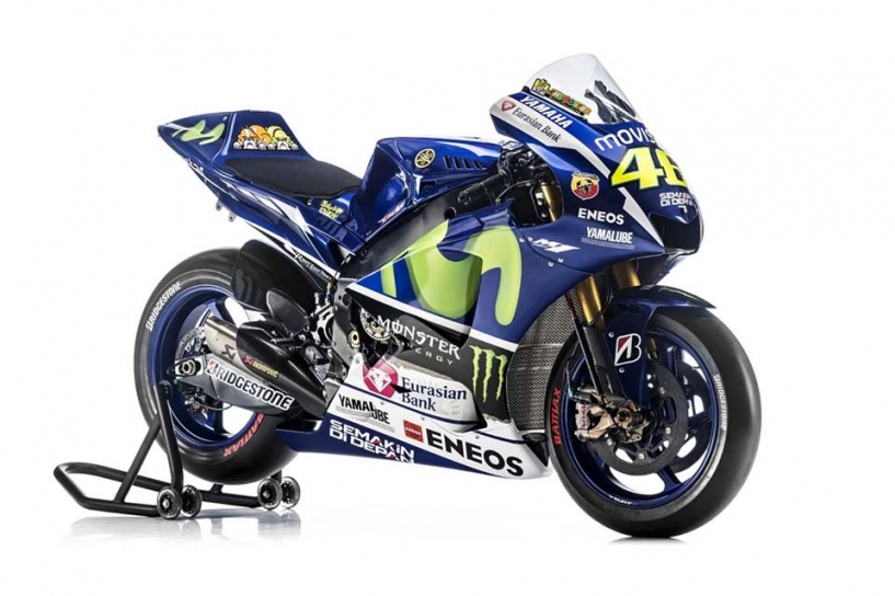 Yamaha m1 2015 khoát bộ áo mới chuẩn bị cho giải đua motogp