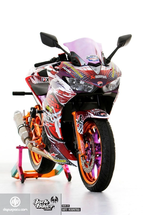 Yamaha r25 màu sắc nổi bật của biker mạo hiểm