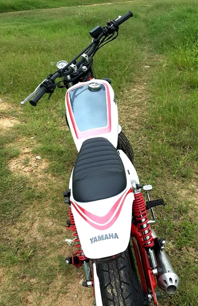 Yamaha sr400 flat tracker độ cá tính tại sài thành