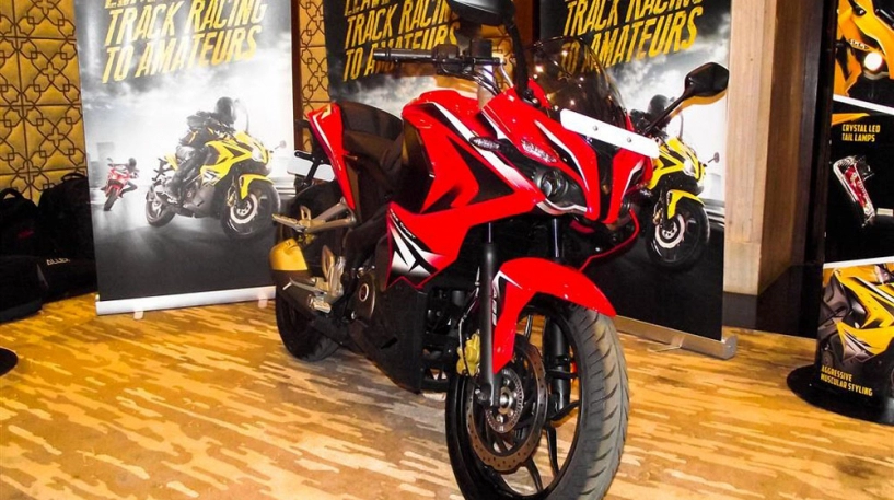 Bajaj pulsar rs200 chính thức ra mắt với giá khoản 40 triệu đồng