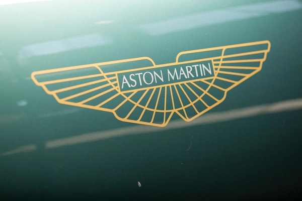 Bán đấu giá hàng hiếm aston martin dbrs9 2006