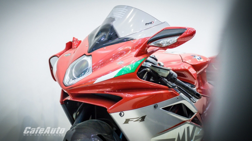 Cận cảnh siêu mẫu mv agusta f4 tại việt nam