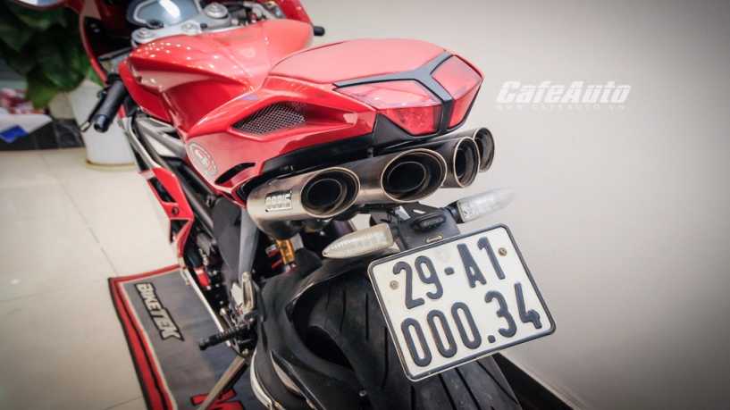 Cận cảnh siêu mẫu mv agusta f4 tại việt nam