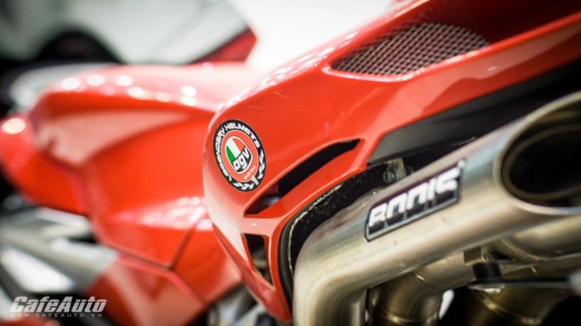 Cận cảnh siêu mẫu mv agusta f4 tại việt nam