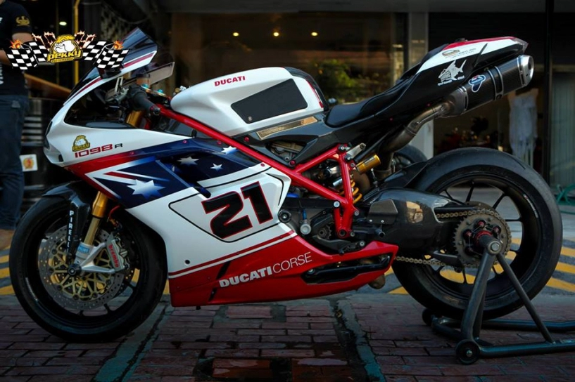 Ducati 1098r độ tuyệt đẹp cùng phiên bản troy bayliss