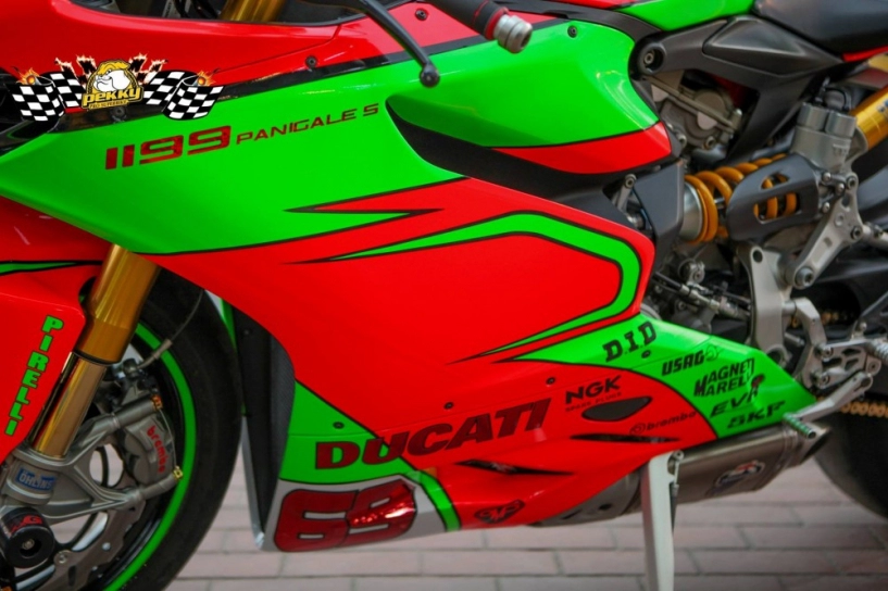 Ducati 1199 panigale s sơn phối màu nổi bật
