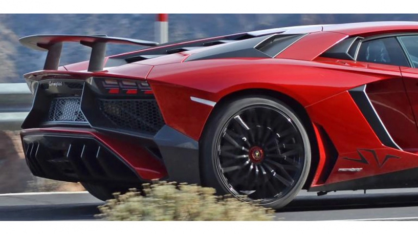 Lamborghini aventador sv sẽ được sản xuất hàng loạt