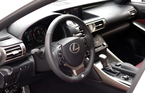 Lexus is250 đối thủ mercedes c-class