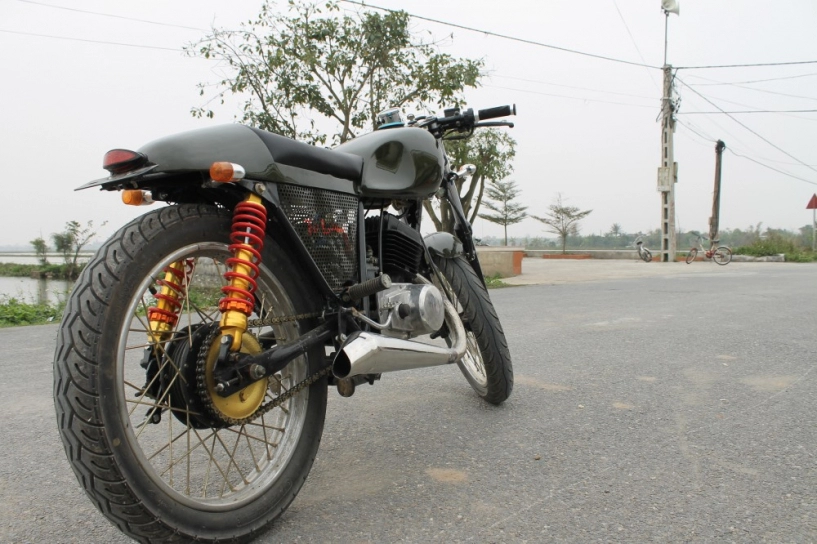 Minsk khù khờ độ cafe racer