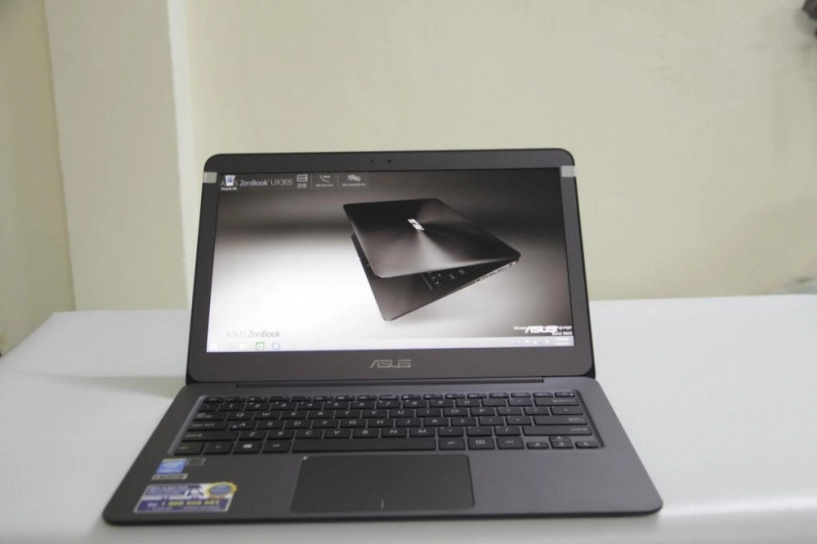 Review asus zenbook ux305fa máy tính xách tay siêu mỏng không quạt tản nhiệt đầu tiên của asus