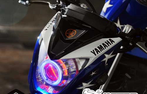 Yamaha r25 lột xác thành nakerbike phong cách mỹ