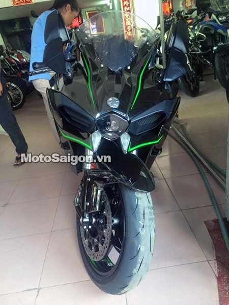 Cận cảnh chiếc kawasaki h2 tại sài gòn