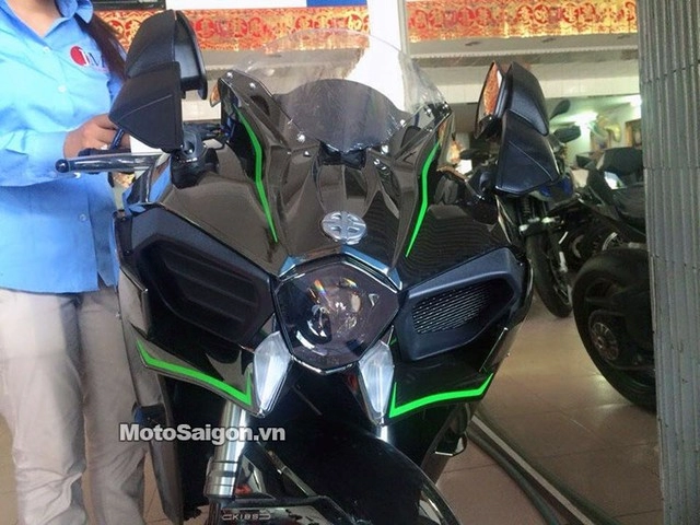 Cận cảnh chiếc kawasaki h2 tại sài gòn