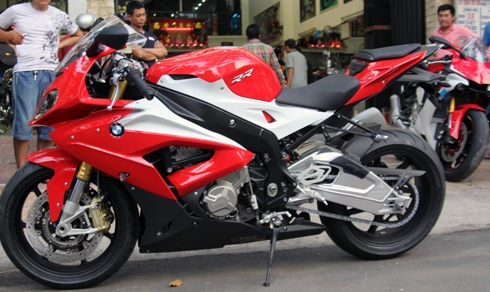 Cận cảnh bmw s1000rr 2015 vừa đập thùng tại việt nam