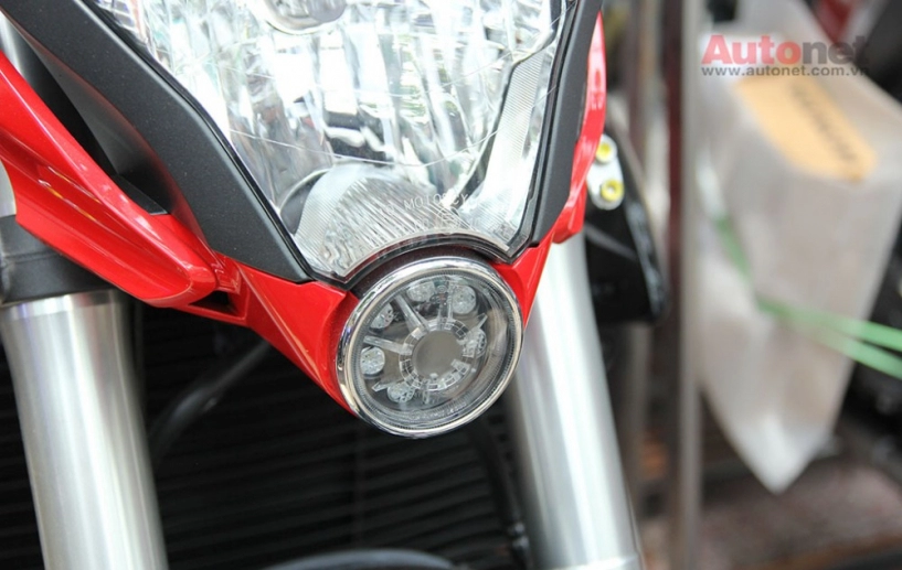 Cận cảnh cặp đôi honda cb1000r 2015 vừa về đến sài gòn