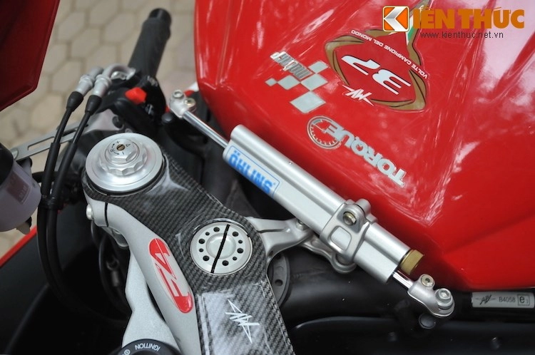 Cận cạnh siêu phẩm mv agusta f4 của biker hà nội