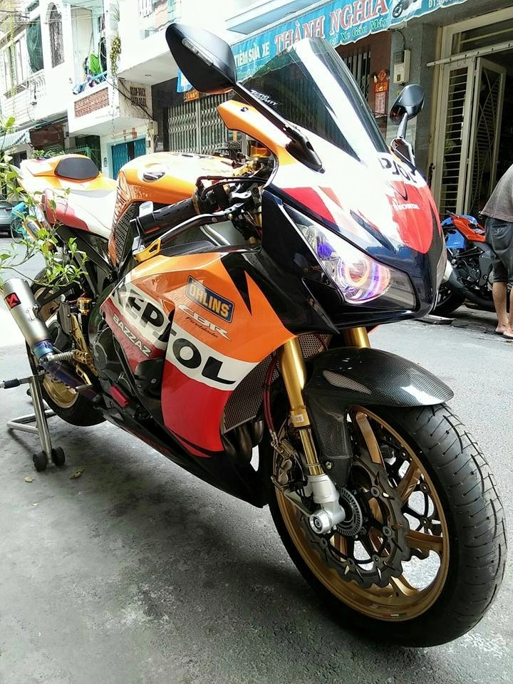 Cbr1000rr repsol độ tâm huyết của biker