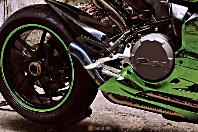 Ducati 899 panigale bản độ màu chrome cực ấn tượng