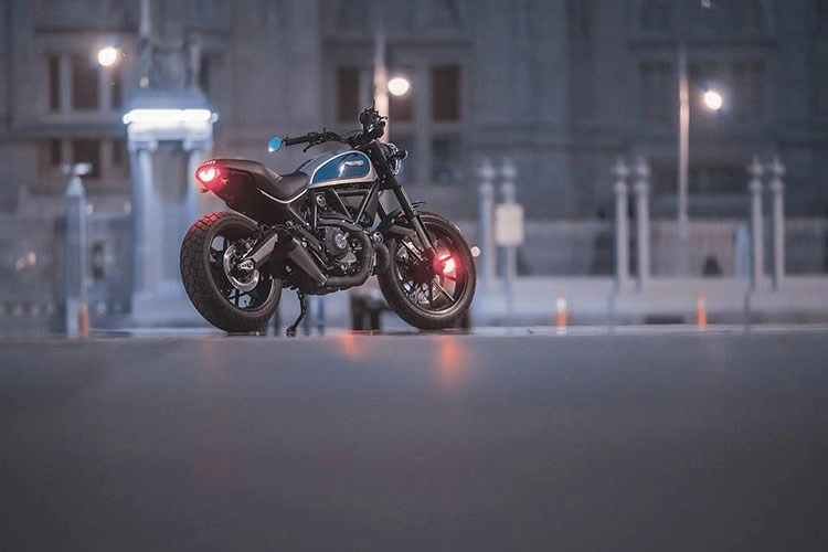 Ducati scrambler phiên bản baby blue đậm chất pháp