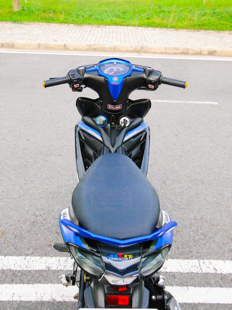 Exciter xanh đen độ đơn giản của biker miền tây