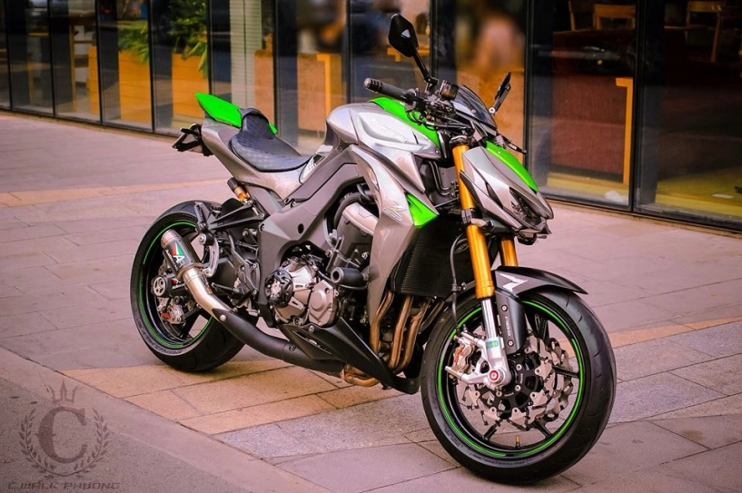 Kawasaki z1000 sexy giữa sài thành