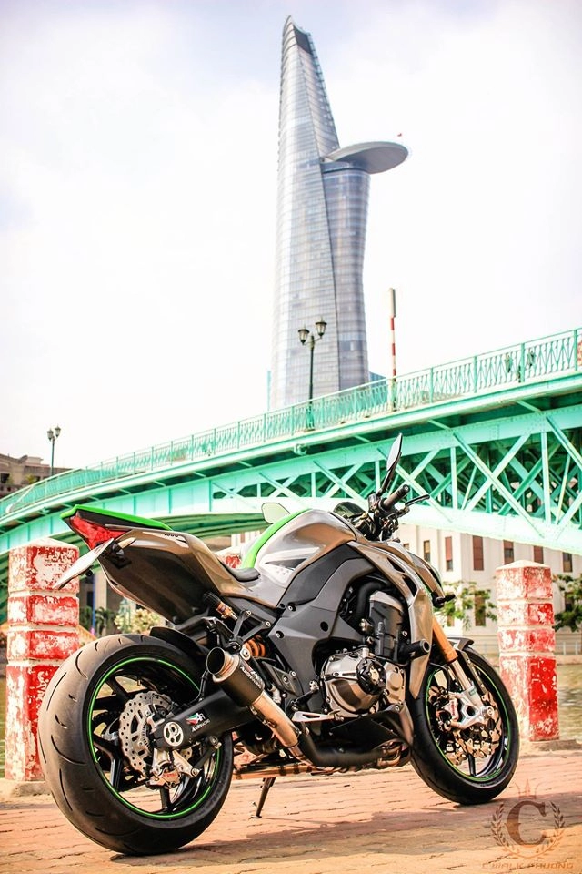 Kawasaki z1000 sexy giữa sài thành